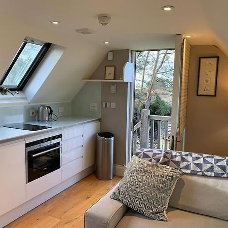Annexe Near Malmesbury / Tetbury Apartment Hankerton Bagian luar foto