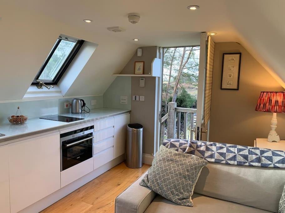 Annexe Near Malmesbury / Tetbury Apartment Hankerton Bagian luar foto